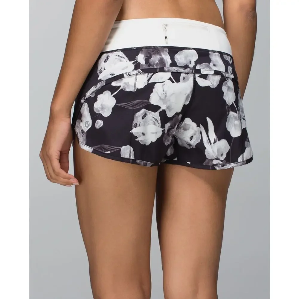 Lululemon Black + White Floral Speed Low Rise Short Size 6 Run Jogging